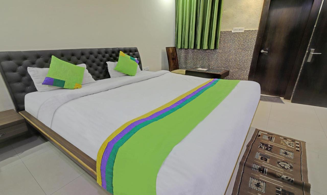 Treebo Archie Regency Hotel Ранчи Екстериор снимка